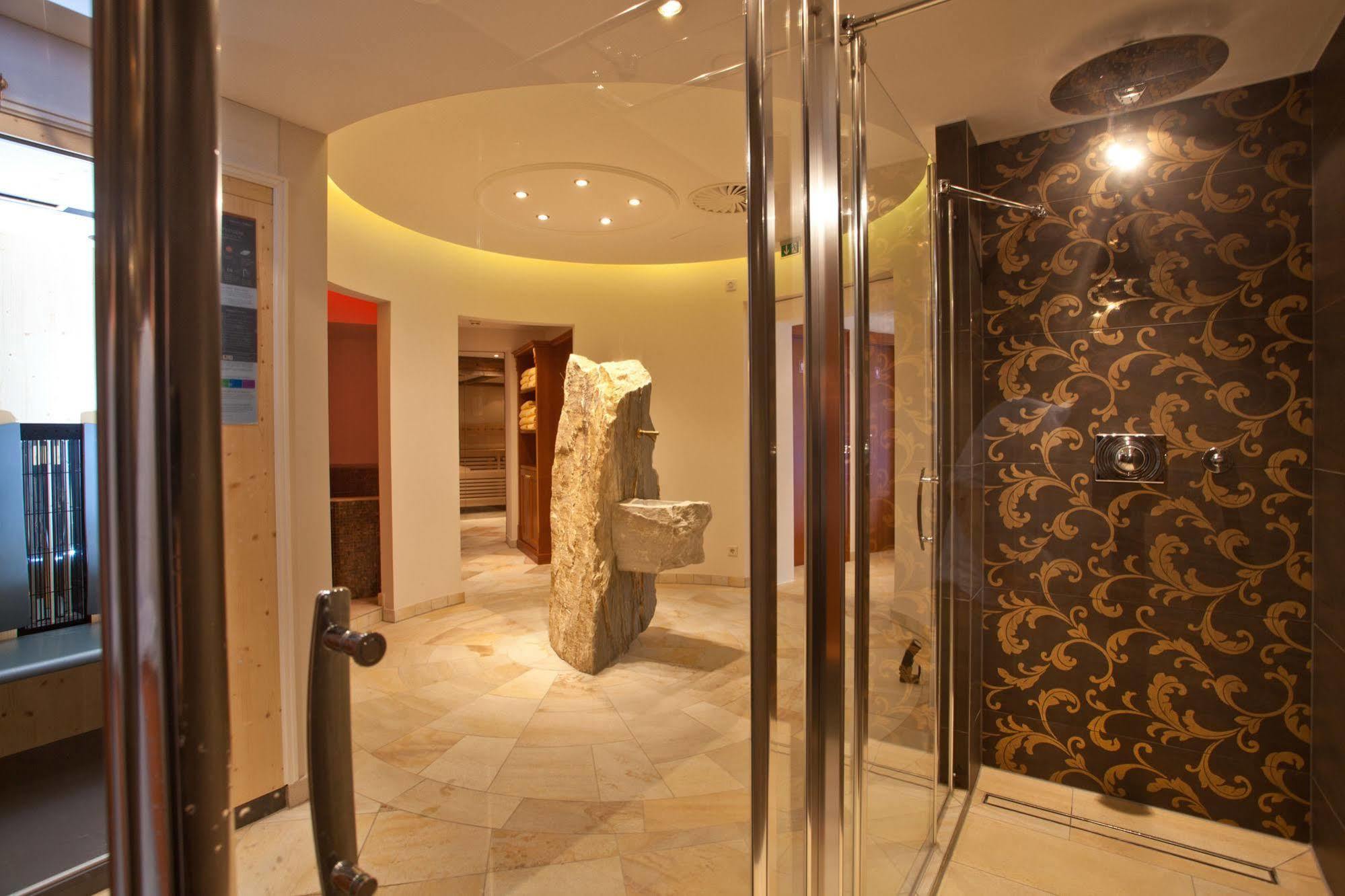 Hotel Berner Zell am See Exterior photo