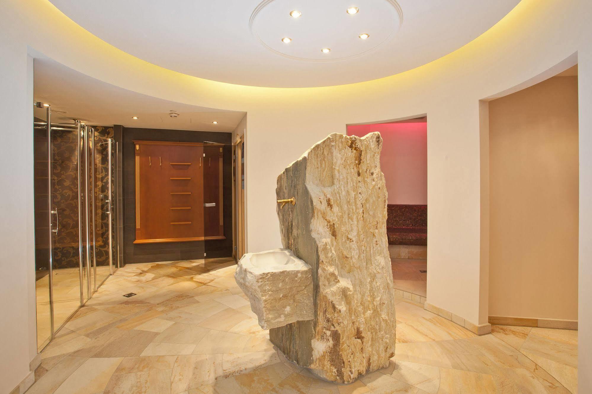 Hotel Berner Zell am See Exterior photo